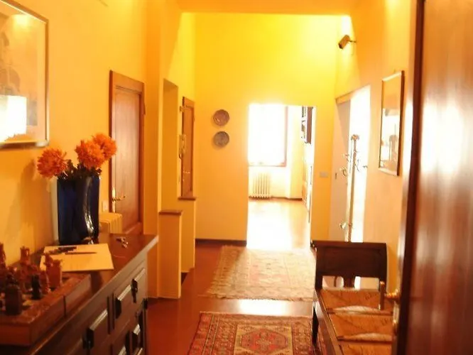 La Rosa Townhouse Bed & Breakfast 4*