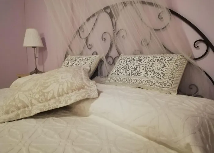 La Rosa Townhouse 4*