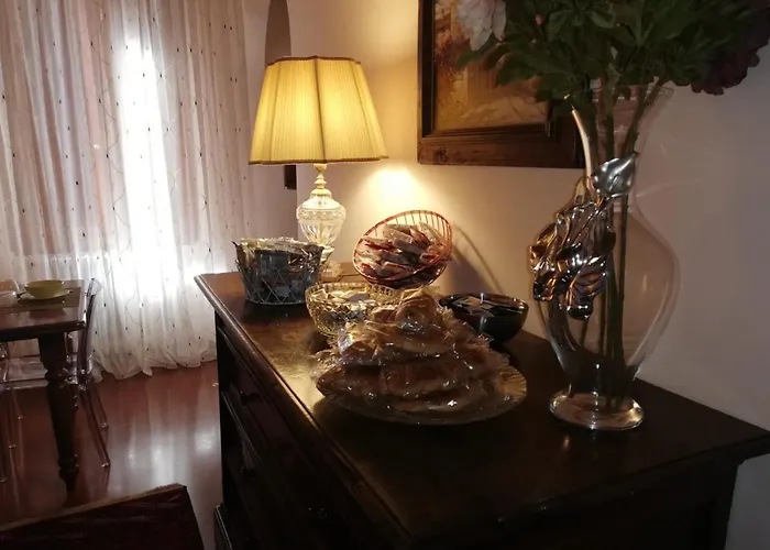 Bed & Breakfast La Rosa Townhouse 4*
