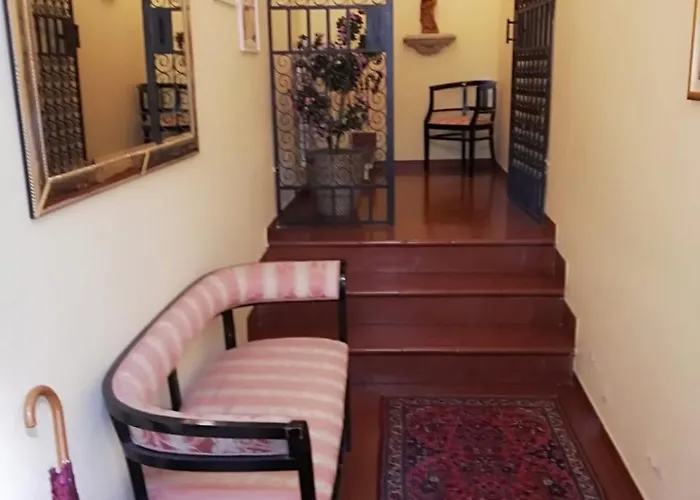 Bed & Breakfast La Rosa Townhouse 4*